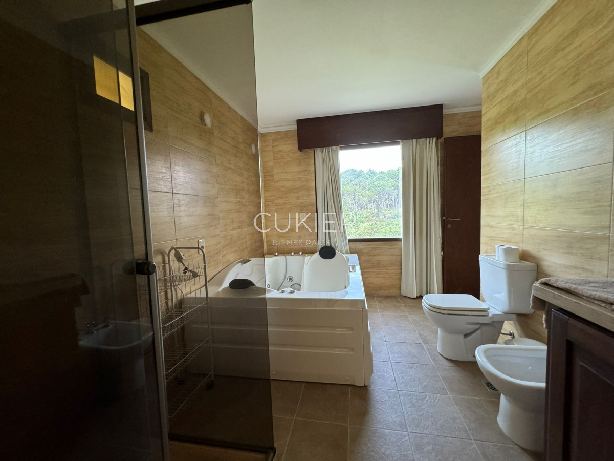 Casa ID.3782 - Alquiler anual casa de 5 habitaciones en Piedras Del Chileno