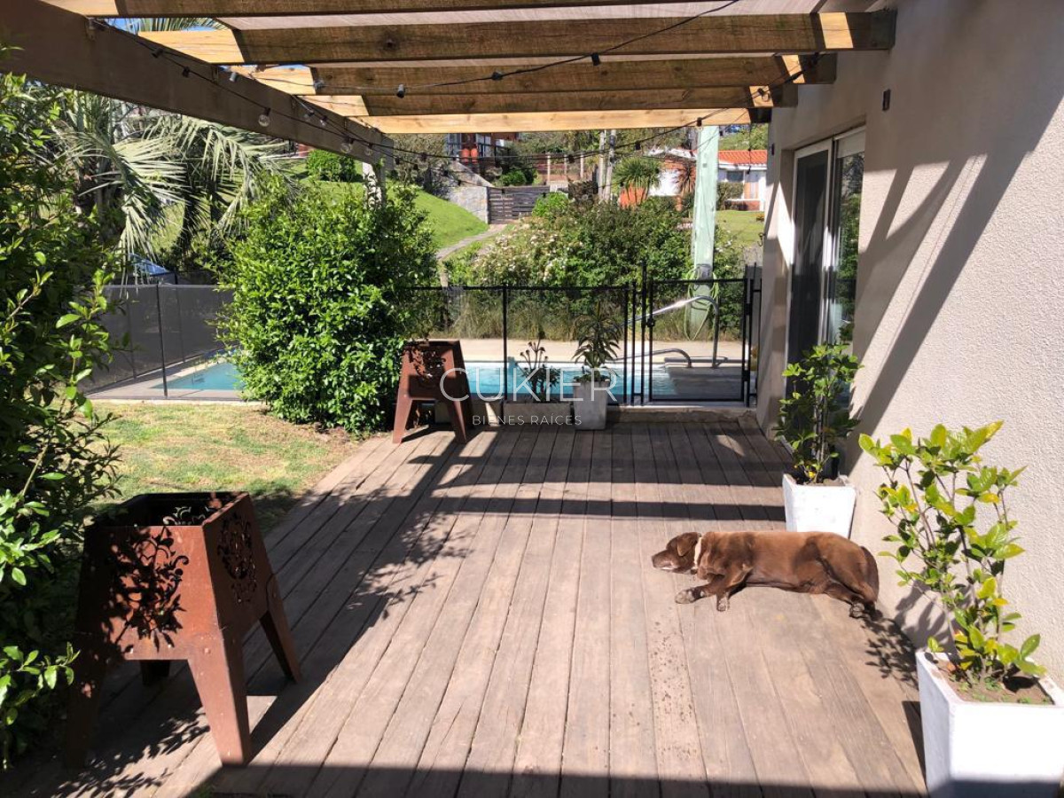 Casa ID.1414 - Alquiler invernal de casa 3 dormitorios y piscina en playa mansa Punta del Este