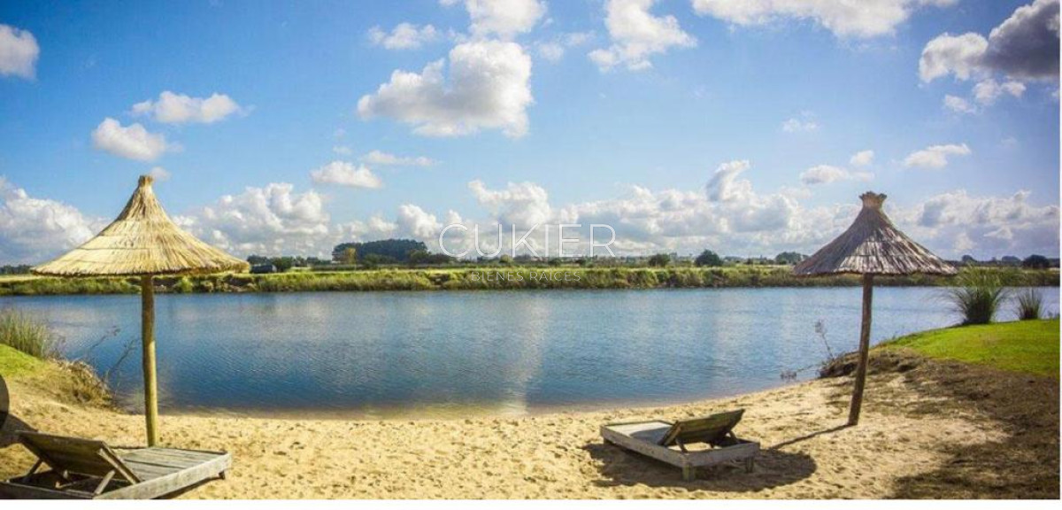 Casa ID.2543 - Venta y Alquiler anual hermosa casad de 4 dormitorios en barrio privado El Quijote