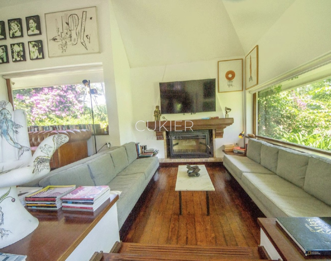 Casa ID.4220 - Venta y alquiler temporada y anual de espectacular casa de 4 dormitorios en San Rafael a 300 m del mar