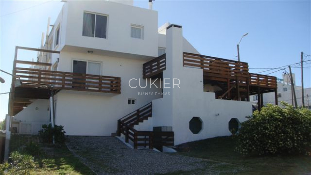 Casa ID.5279 - Venta y alquiler anual de casa 3 dormiotorios con vista al mar en La Barra Punta del Este 