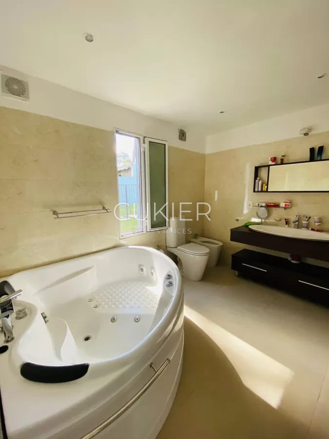 Casa ID.2472 - Alquiler Anual Chalet 4 dormitorios con piscina