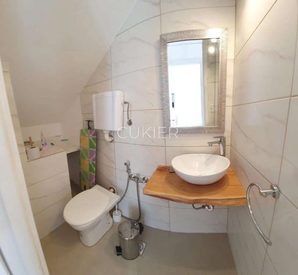 Casa ID.3312 - Alquiler anual de casa 2 dormitorios y medios a 1 cuadra del mar en playa mansa con patio y parrillero