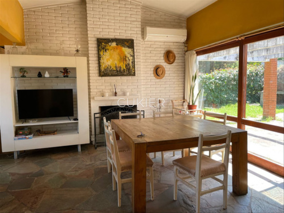 Casa ID.4637 - Venta Casa Tres Dormitorios en Lugano zona de colegios Punta del Este