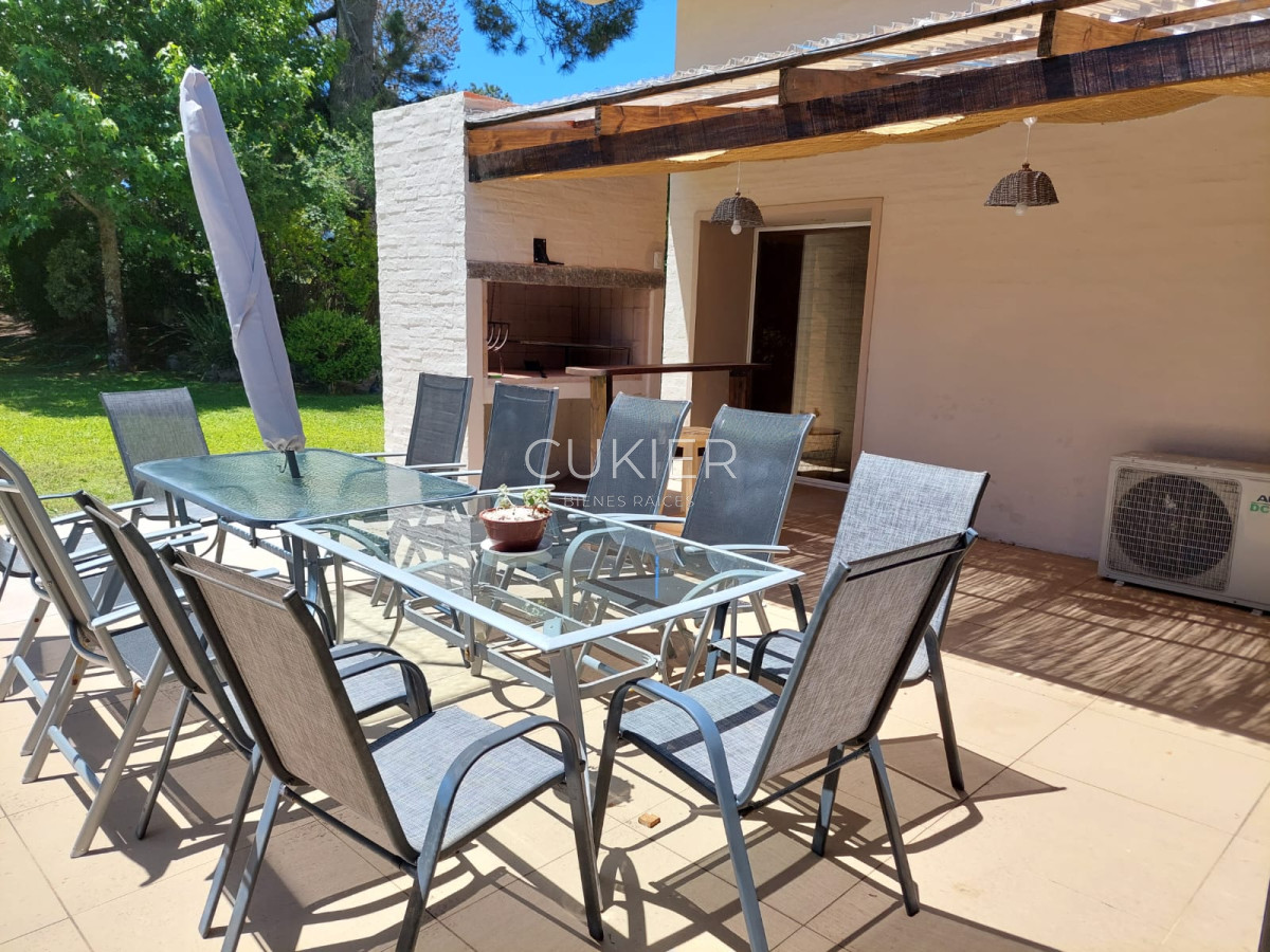 Casa ID.2545 - Alquiler Temporada Casa 7 Dormitorios + servicio Barrio Privado 