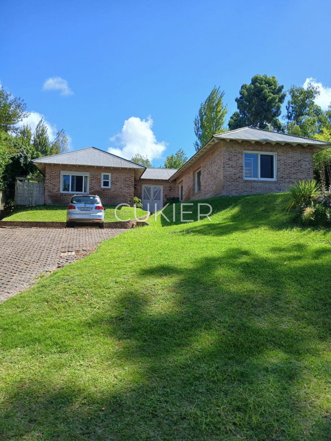 Casa ID.4765 - Alquier temporada de casas 4 dormitorios en la Arbolada barrio privado