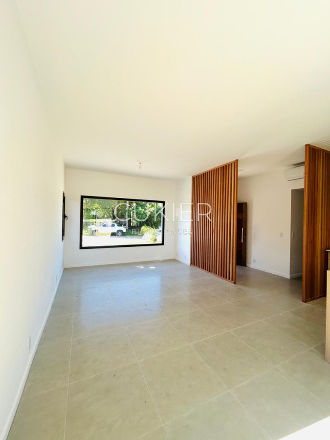 Casa ID.5374 - SE VENDE EN EXCLUSIVIDAD CASA DE TRES DORMITORIOS, DOS BAÑOS.