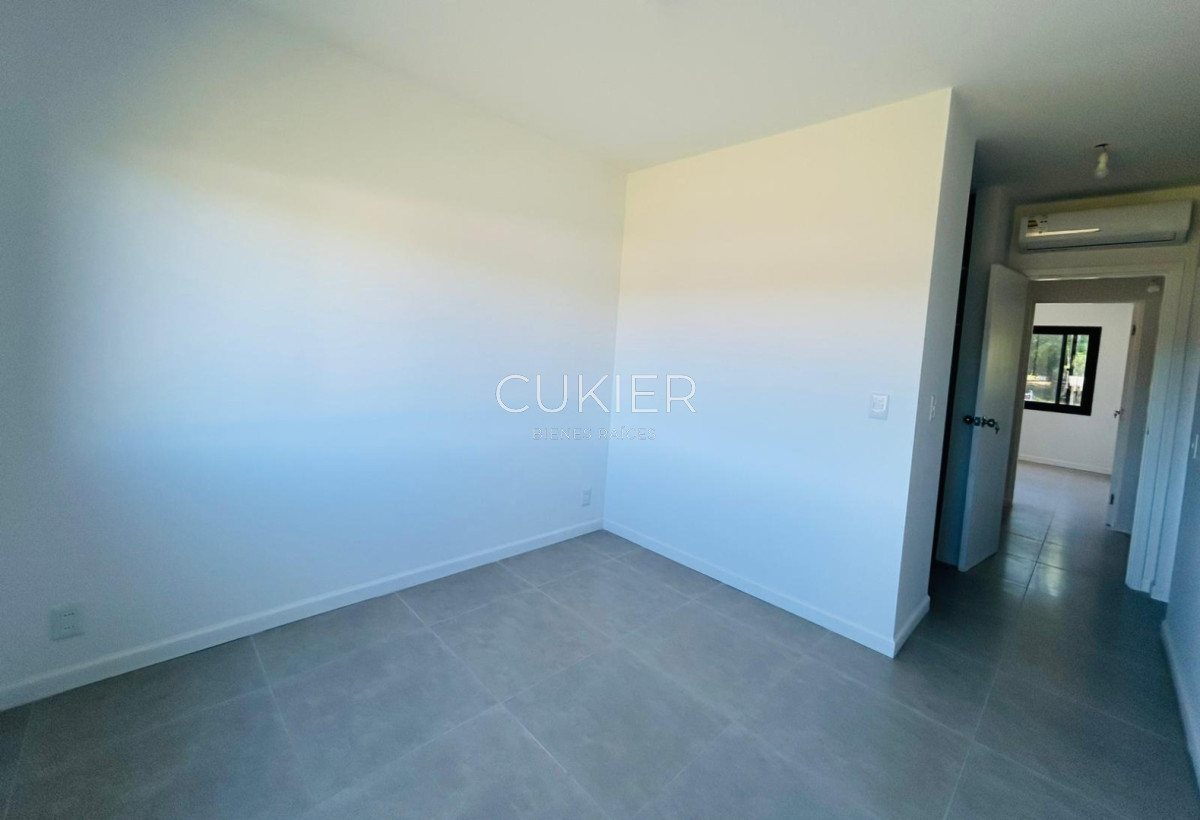 Casa ID.5374 - SE VENDE EN EXCLUSIVIDAD CASA DE TRES DORMITORIOS, DOS BAÑOS.