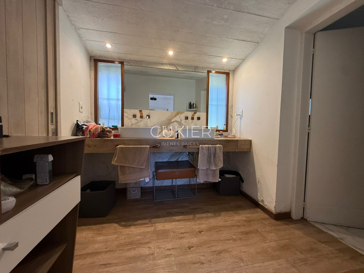 Casa ID.5228 - Alquiler anual de casa 3 dormitorios en zona de colegios Punta del Este