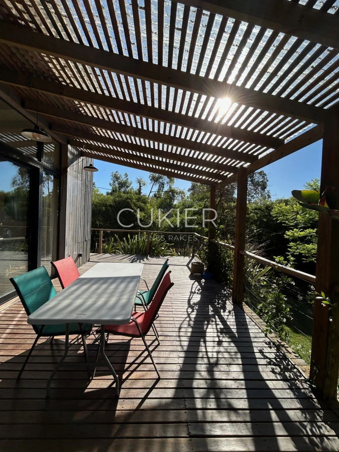 Casa ID.4313 - SE ALQUILA CASA EN EL TESORO DE 3 DORMITORIOS, 3 BAÑOS RODEADA DE VERDES