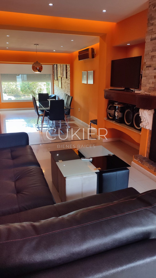 Casa ID.2472 - Alquiler Anual Chalet 4 dormitorios con piscina