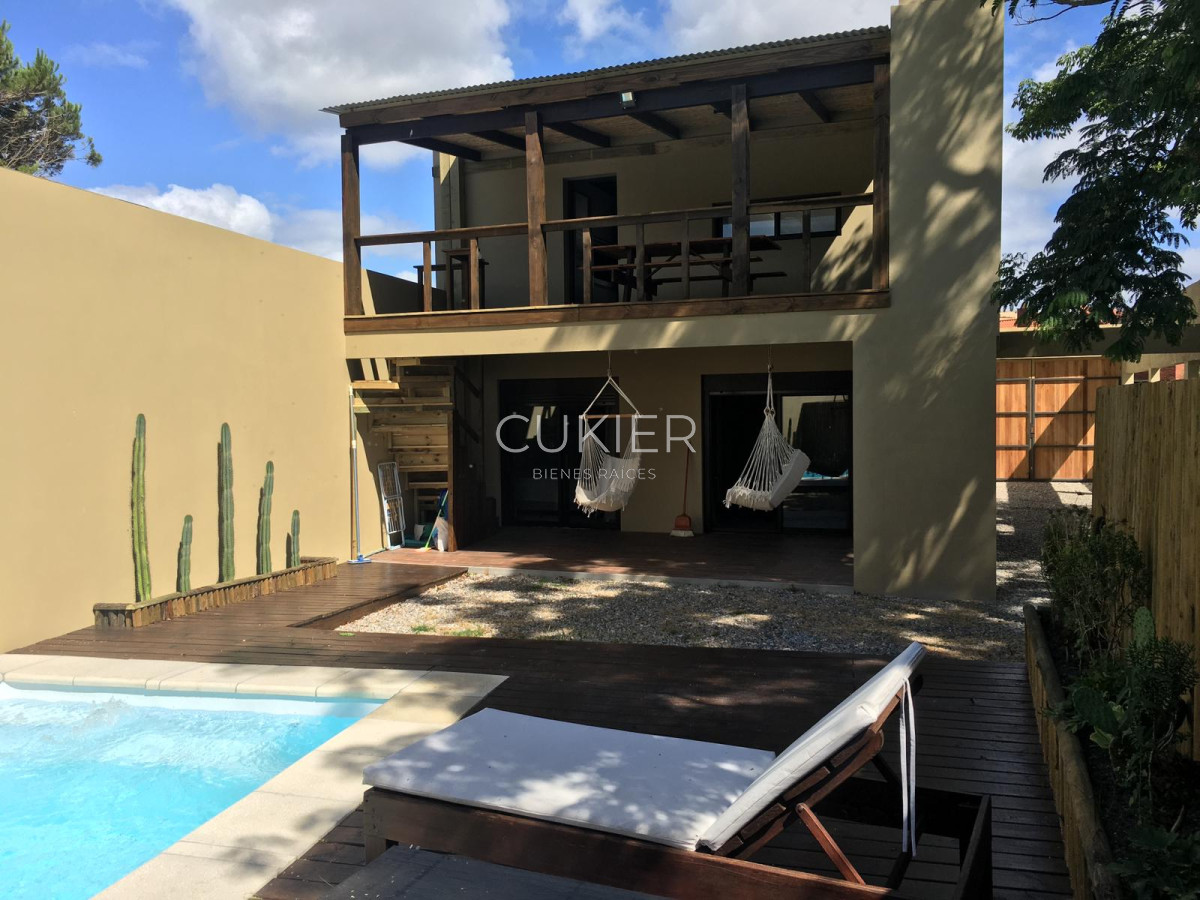 Casa ID.5039 - Alquiler temporada casa 3 dormitorios con Piscina y vista al Mar en Pinares