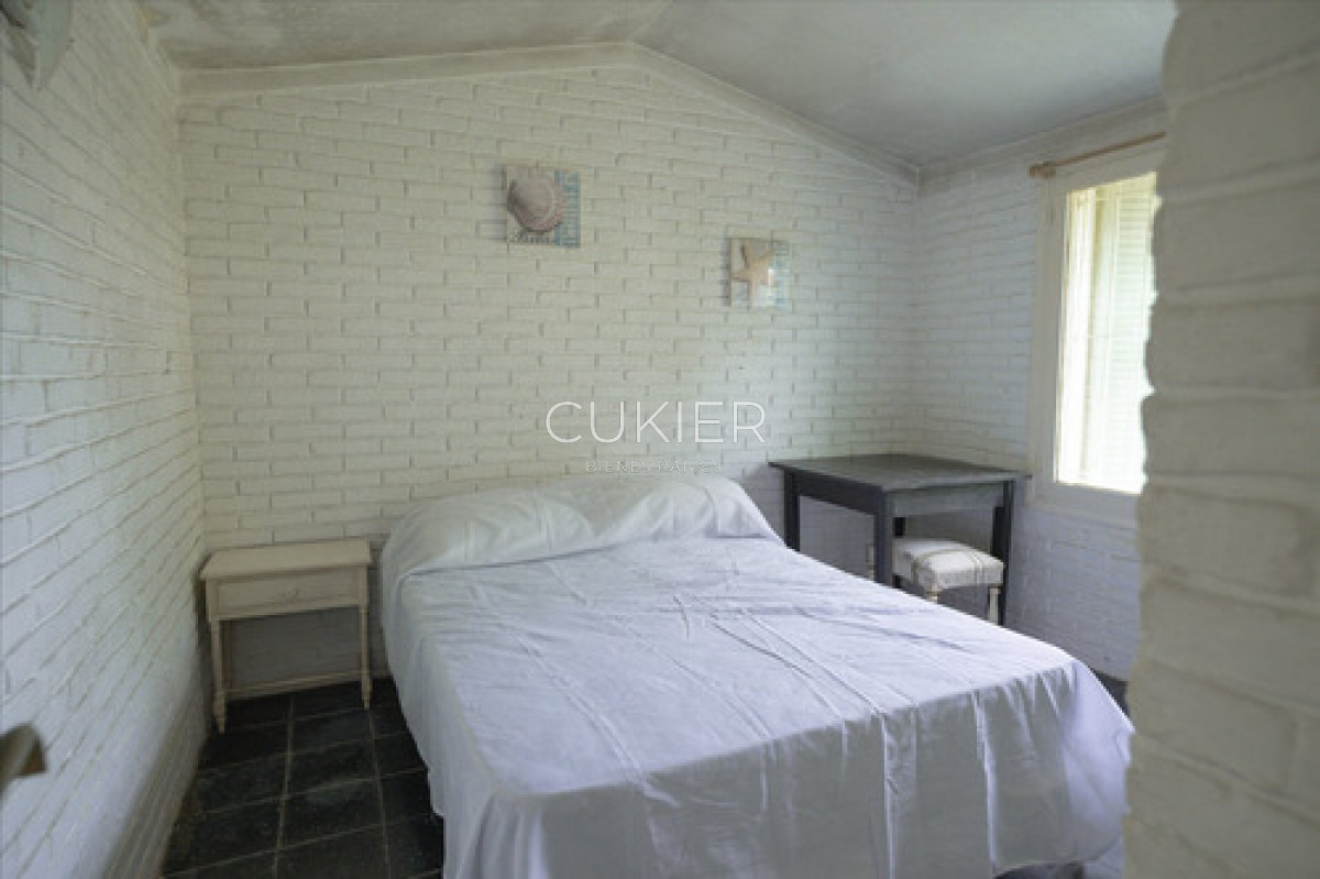 Casa ID.4637 - Venta Casa Tres Dormitorios en Lugano zona de colegios Punta del Este