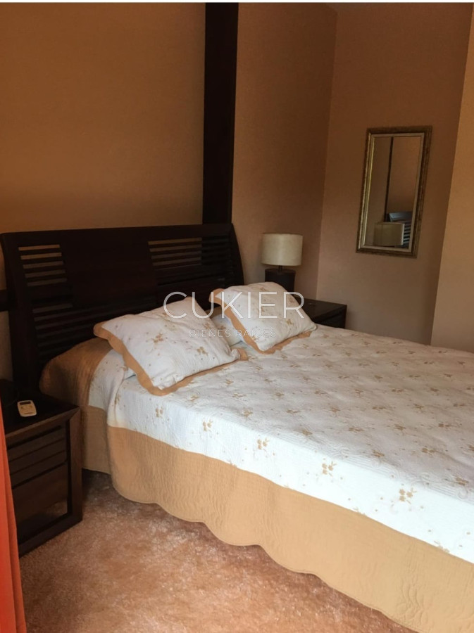 Casa ID.3762 - Alquiler anual espectacular casa de 4 dormitorios con piscina en Lugano