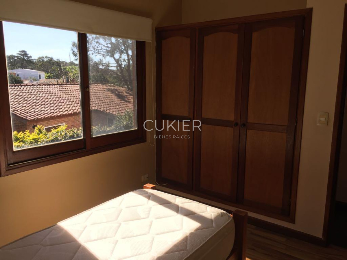 Casa ID.1870 - Alquiler anual de casa 3 dormitorios en las delicias Punta del Este