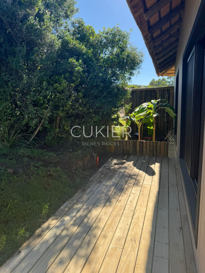 Casa ID.5215 - Venta y Alquiler TEMPORAL de espectacular casa 5 dormitorios a estrenar en barrio privado Puerto Quetzal en la Barra Punta del este 
