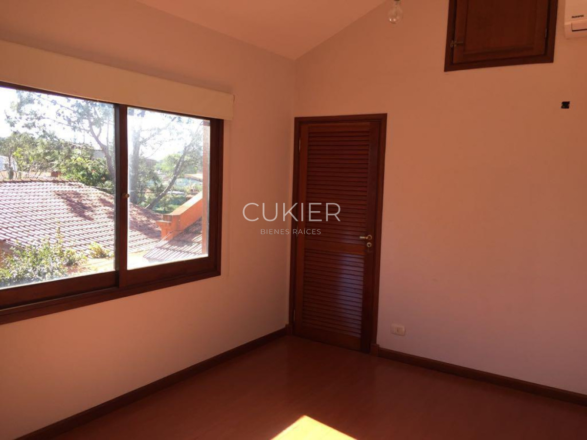 Casa ID.1870 - Alquiler anual de casa 3 dormitorios en las delicias Punta del Este