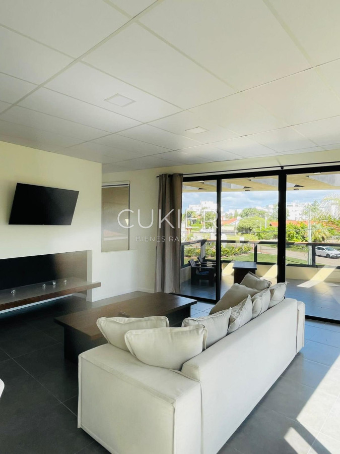 Casa ID.5039 - Alquiler temporada casa 3 dormitorios con Piscina y vista al Mar en Pinares