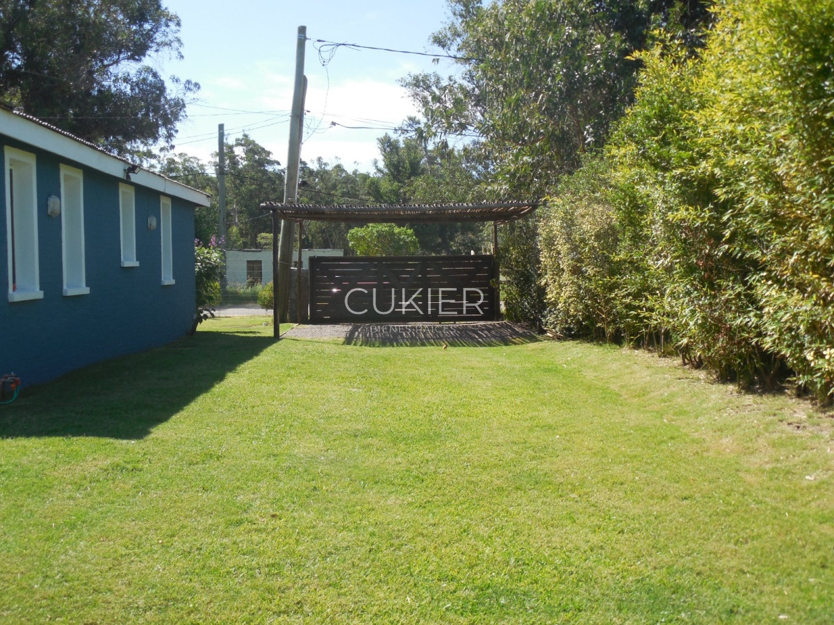 Casa ID.2623 - Venta y alquiler anual de casa 3 dormitorios en la Barra 