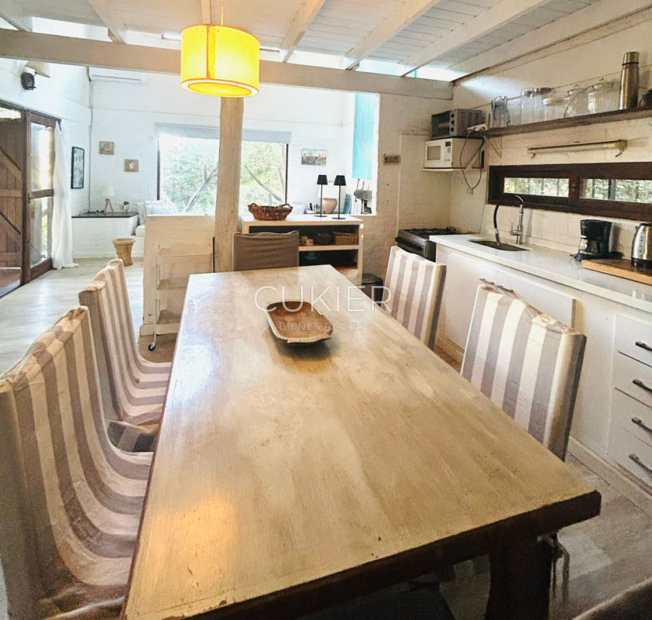 Casa ID.5325 - Se vende chalet a 150 metros del mar en Ocean Park, 3 dormitorios,2 baños.