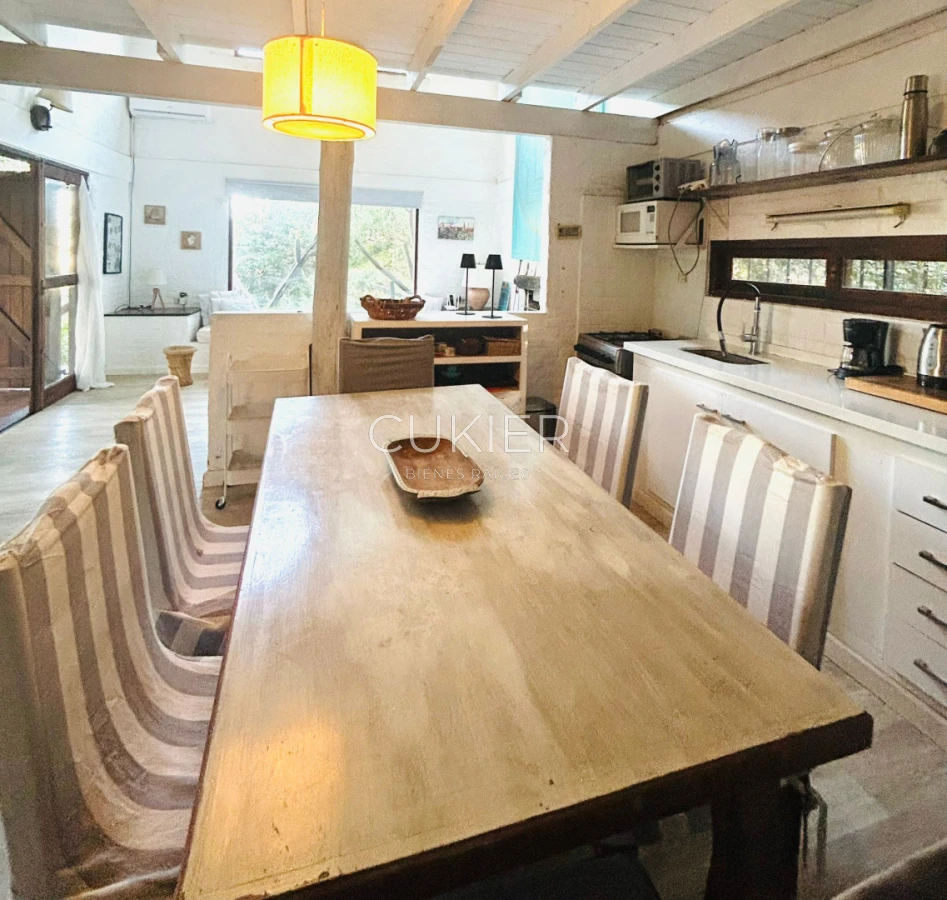 Casa ID.5325 - Se vende chalet a 150 metros del mar en Ocean Park, 3 dormitorios,2 baños.