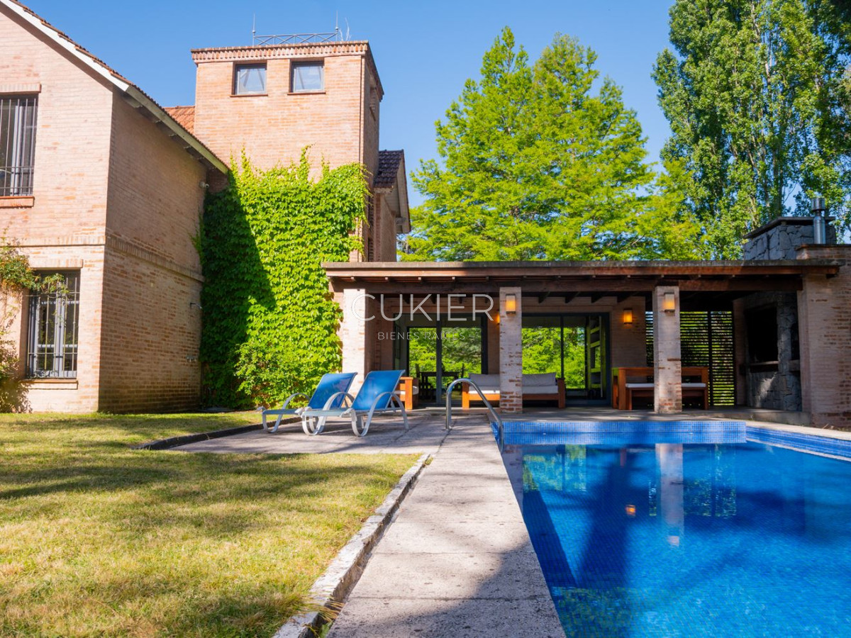 Casa ID.3546 - Venta y alquiler temporada de hermosa casa de 4 dormitorios con Pisicna en Golf 