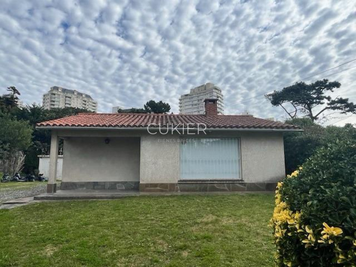 Casa ID.4757 - Alquiler anual casa 3 dormitorios en excelente zona de servicios Aidy Grill