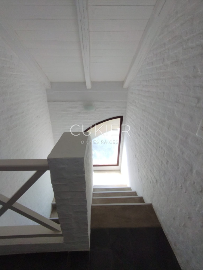 Casa ID.2615 - Alquiler anual de casa 2 dormitorios en barrio privado Pinares 