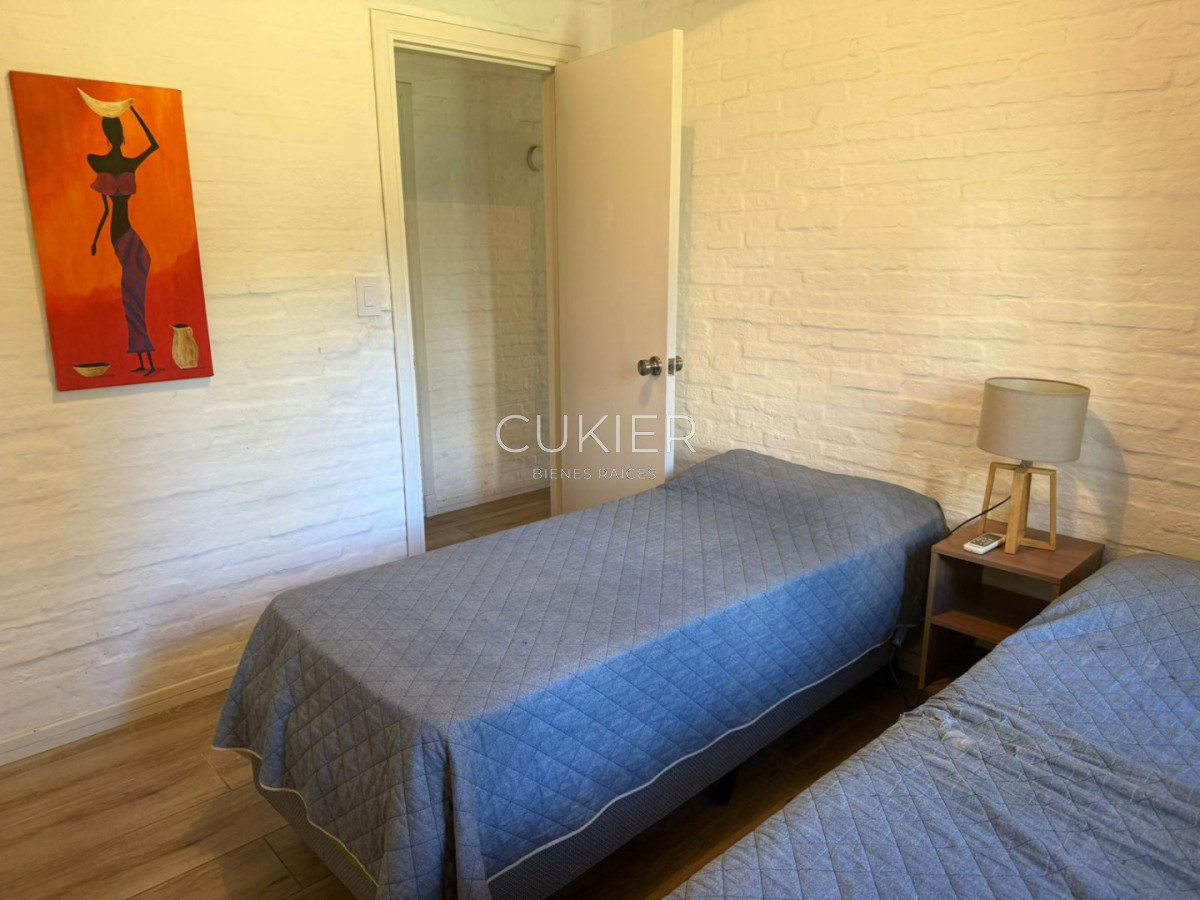 Casa ID.5228 - Alquiler anual de casa 3 dormitorios en zona de colegios Punta del Este