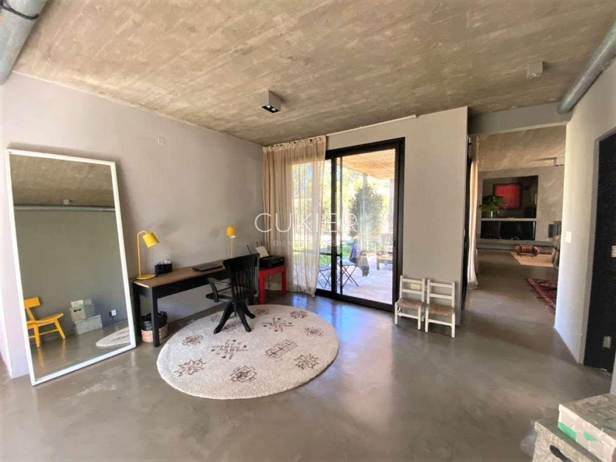 Casa ID.1368 - Alquiler anual de casa 4 dormitorios en barrio privado La Arbolada en Punta del Este