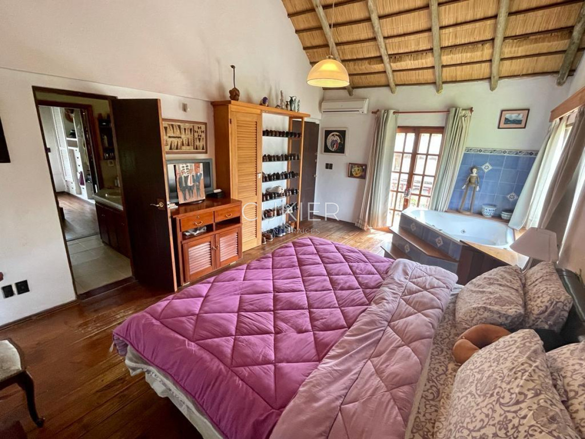 Casa ID.254 - Alquiler anual casa 4 dormitorios y Pisicna climatizada en Pinares