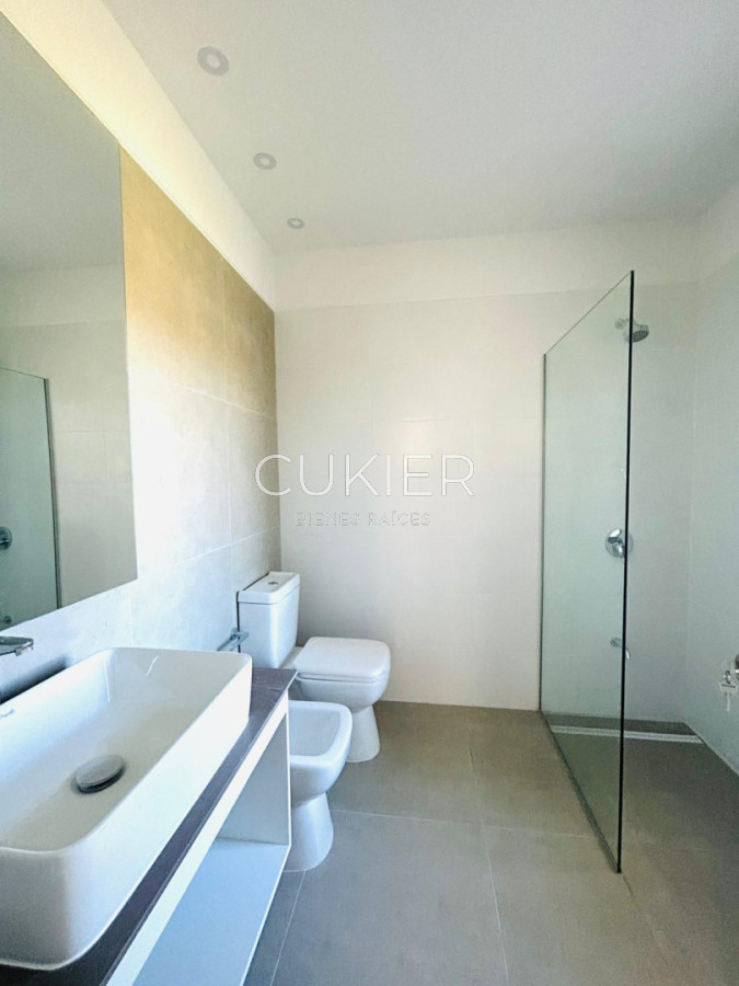 Casa ID.5374 - SE VENDE EN EXCLUSIVIDAD CASA DE TRES DORMITORIOS, DOS BAÑOS.