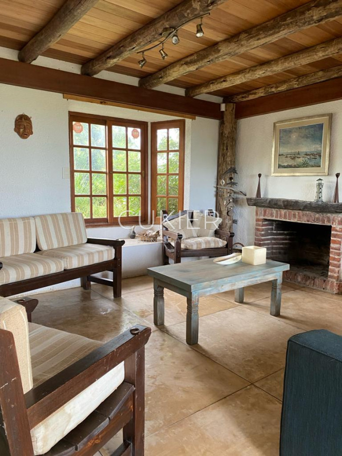 Casa ID.3357 - VENTA Manantiales ( el chorro )