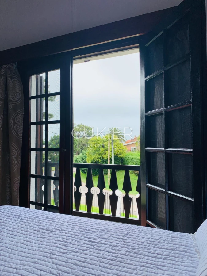 Casa ID.3916 - Alquiler anual de casa 3 dormitorios y dependencia en las delicias con piscina