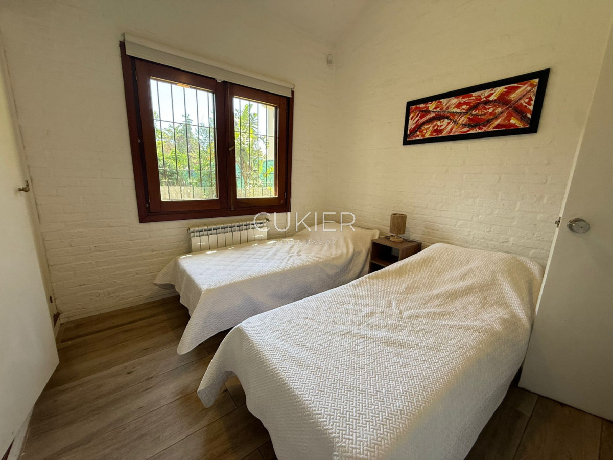 Casa ID.5228 - Alquiler anual de casa 3 dormitorios en zona de colegios Punta del Este