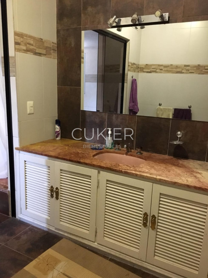 Casa ID.3762 - Alquiler anual espectacular casa de 4 dormitorios con piscina en Lugano