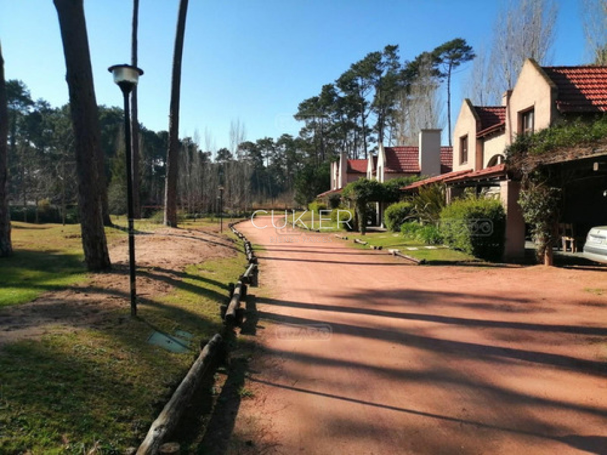 Casa ID.1717 - Alquiler temporada y anual de casa 2 dormitorios duplex en barrio privado punta del este