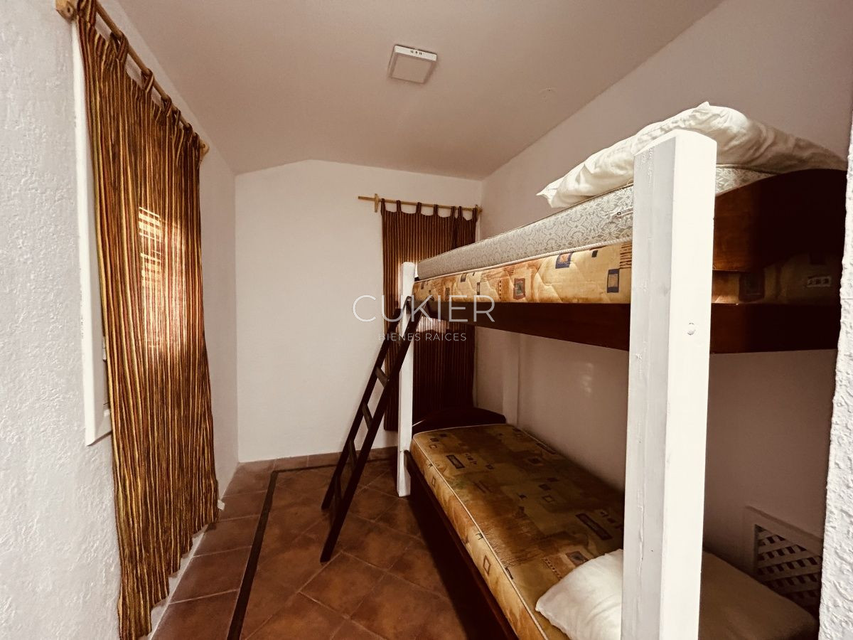 Casa ID.1424 - Alquiler anual casa 4 dormitorios en Playa Mansa Punta del Este