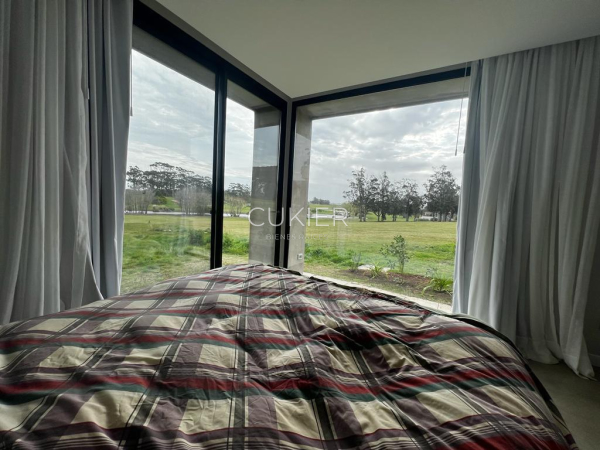 Casa ID.2543 - Venta y Alquiler anual hermosa casad de 4 dormitorios en barrio privado El Quijote