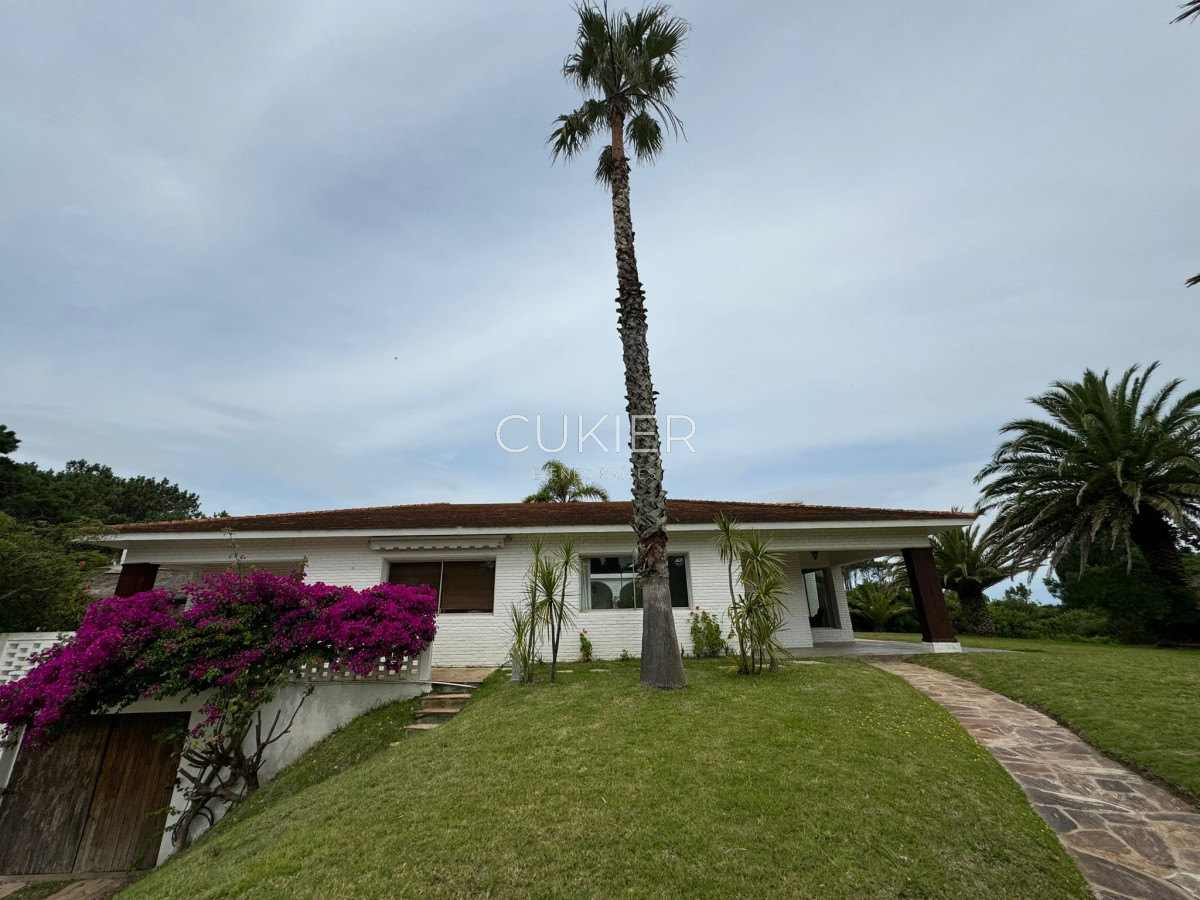 Casa ID.3782 - Alquiler anual casa de 5 habitaciones en Piedras Del Chileno