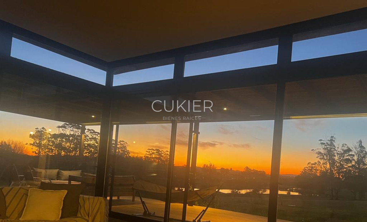 Casa ID.2543 - Venta y Alquiler anual hermosa casad de 4 dormitorios en barrio privado El Quijote