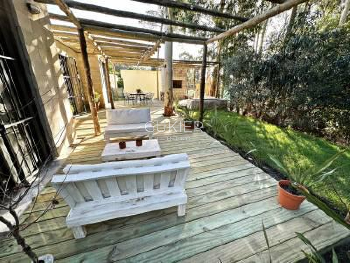 Casa ID.1840 - Venta de casa 3 dormitorios en Parque Burnett