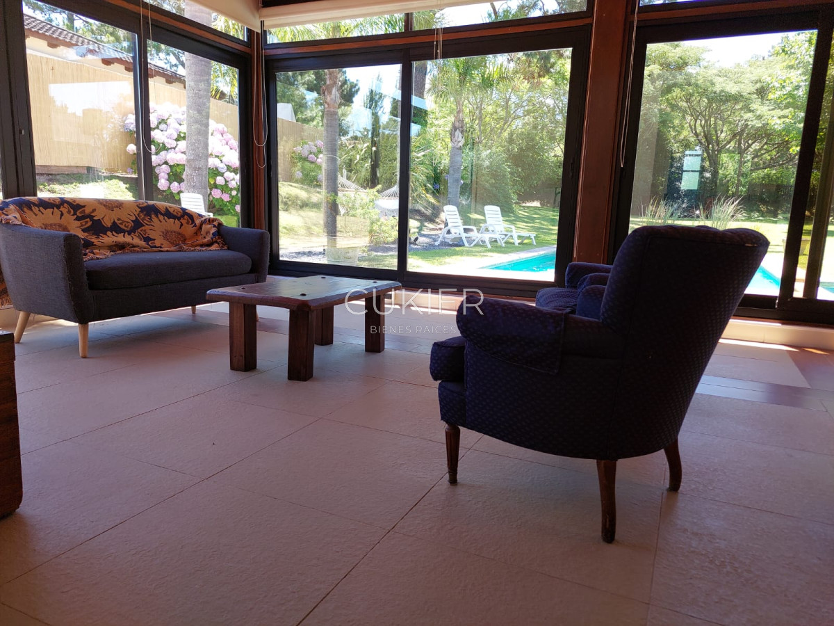 Casa ID.2545 - Alquiler Temporada Casa 7 Dormitorios + servicio Barrio Privado 