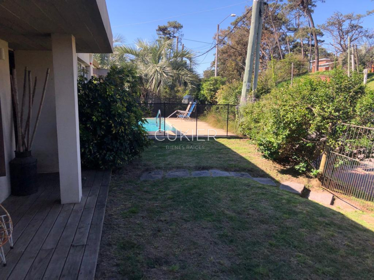 Casa ID.1414 - Alquiler invernal de casa 3 dormitorios y piscina en playa mansa Punta del Este