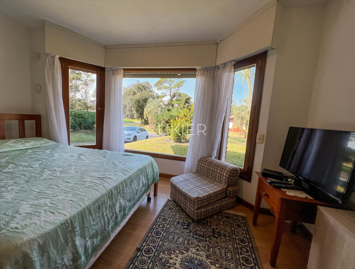 Casa ID.2460 - VENDO CASA 6 DORMITORIOS SOLANAS PUNTA DEL ESTE PISCINA