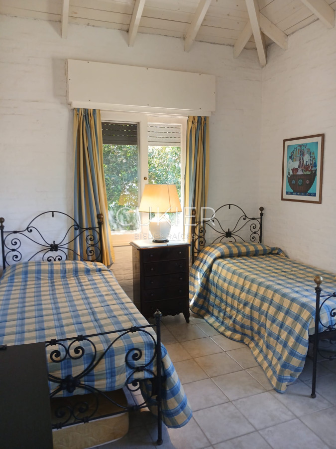 Casa ID.4765 - Alquier temporada de casas 4 dormitorios en la Arbolada barrio privado