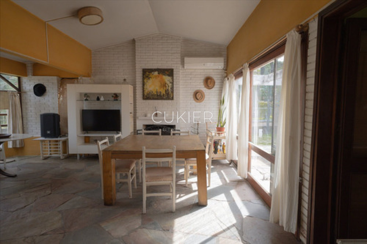 Casa ID.4637 - Venta Casa Tres Dormitorios en Lugano zona de colegios Punta del Este