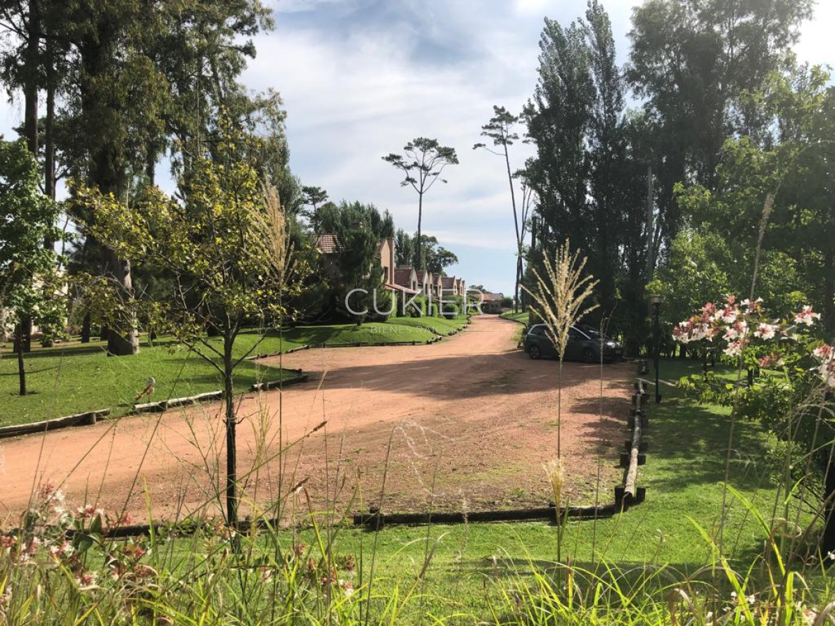 Casa ID.1760 - Alquiler anual y Venta de casa 2 dormitorios en barrio privado Pinares Punta del este full amenities 