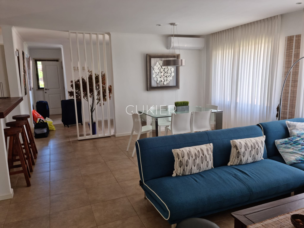 Casa ID.1760 - Alquiler anual y Venta de casa 2 dormitorios en barrio privado Pinares Punta del este full amenities 