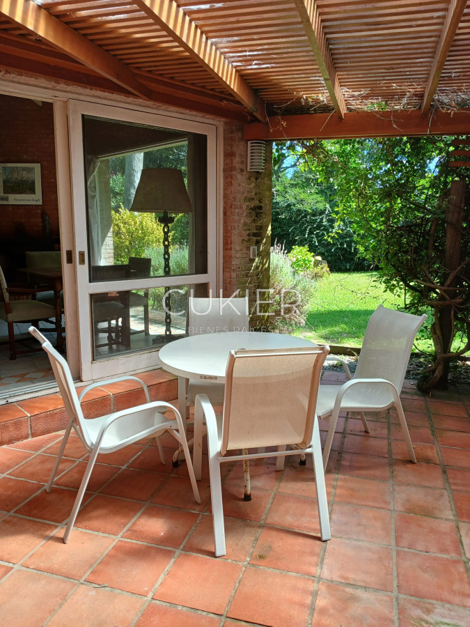 Casa ID.4765 - Alquier temporada de casas 4 dormitorios en la Arbolada barrio privado